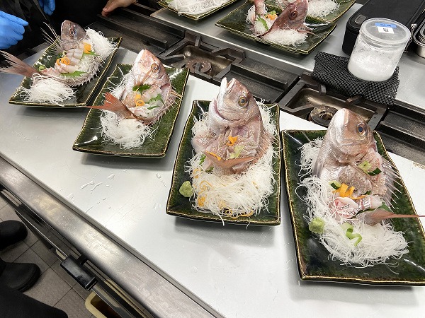「今日の実習は鯛の姿造り！No.１を決めま～す」 ～日本料理だけを学ぶ辻調　ブログ19～