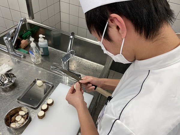 「今日も包丁技術を磨きます！」～日本料理だけを学ぶ「新学科」ブログ5～