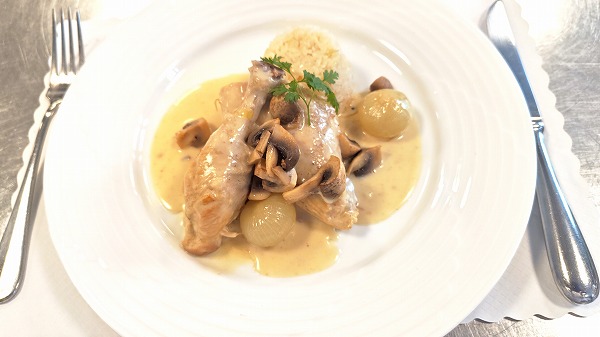 卒業まであと少し！今、実習室では最後のアップデート中！