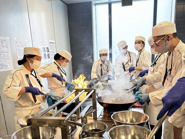 1年生最後のカリキュラム　辻調フェスティバル！