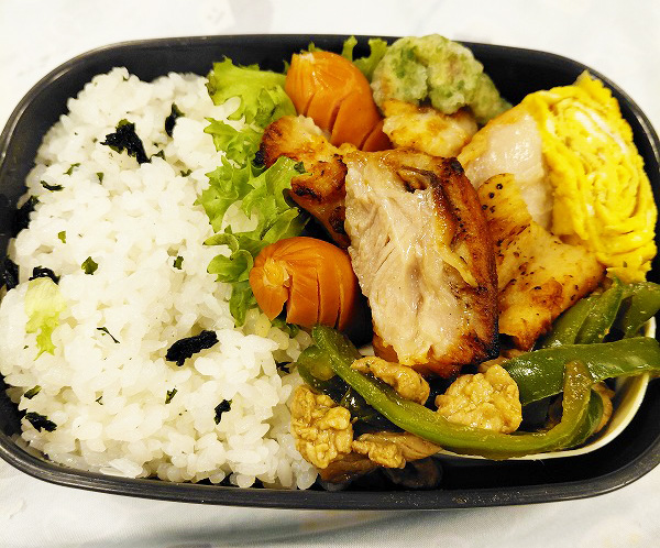 学生たちの「となりのお昼ご飯」