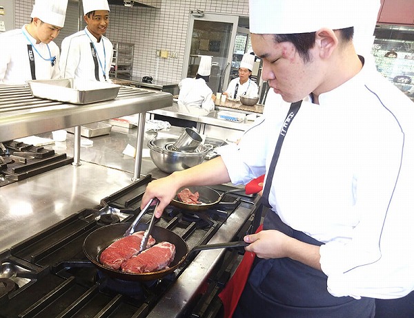 牛肉のステーキ【調理実習】辻調理総合マスターカレッジ