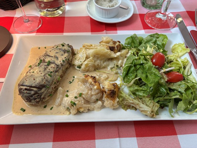 【リヨン名物アンドゥイエットを食す！】Les Rendez-vous de Bobosse （レ・ランデ・ヴ・ド・ボボス）