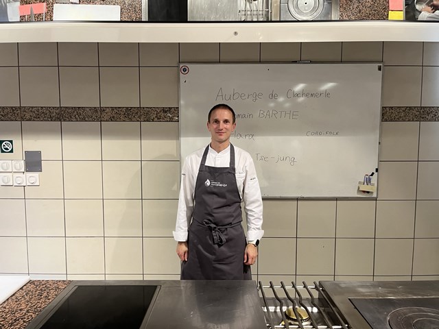 【シェフお任せメニューが楽しみなお店】M. Romain BARTHE(ロマン・バルト氏)  / Auberge de Clochemerle(オーベルジュ・ド・クロシュメルル)