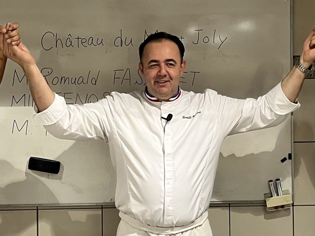 【各方面で活躍中のシェフ】M. Romuald FASSENET (ロミュアルド・ファスネ氏)  / Château du Mont Joly(シャトー・デュ・モン・ジョリー)