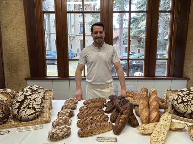 【フランスならではのパンを学習】調理製パン講習 M.Edouard DORANGE(エドワール ドランジュ氏） / Grains de sucres （グラン・ド・シュクル）