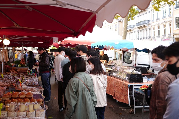 Lyonのマルシェ（市場）に行ってきました！