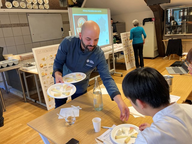 【いろんなチーズを試してみましょう！】フロマージュ(チーズ)講習 /  M. Benjamin CROZAT(バンジャマン・クロザ氏)