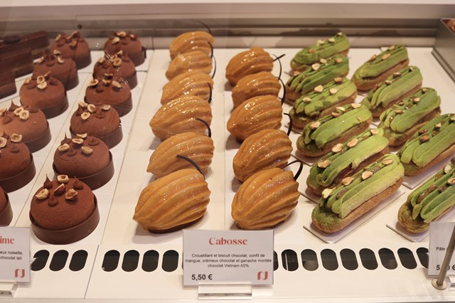 【可愛らしいお菓子が並びます】 / Pâtisserie Chocolaterie Nuance(パティスリー・ショコラトリー・ニュアンス)