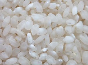 ボンバ米。日本風の白米として炊くには粘着度が少ない