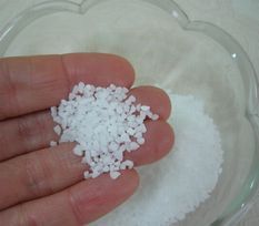 粗い粒状の塩