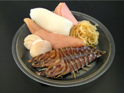 材料例２　鶏肉、ロースハム、クラゲ、エビ、イカ、ホタテ