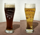 左：ドゥンケル（濁った褐色）、右：クリスタルヴァイツェン（澄んだ淡色）